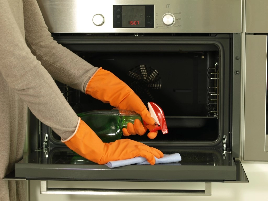 Why You Should Self-Clean Your Oven Before Thanksgiving